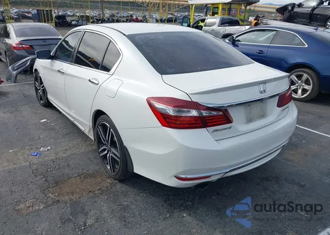 2017 Honda Accord Sport z USA, uszkodzony, nr VIN 1HGCR2F64HA169374